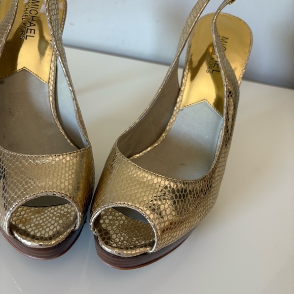 Michael Kors Women’s Gold Peep-Toe Slingback High Heels - Picture 3 of 6